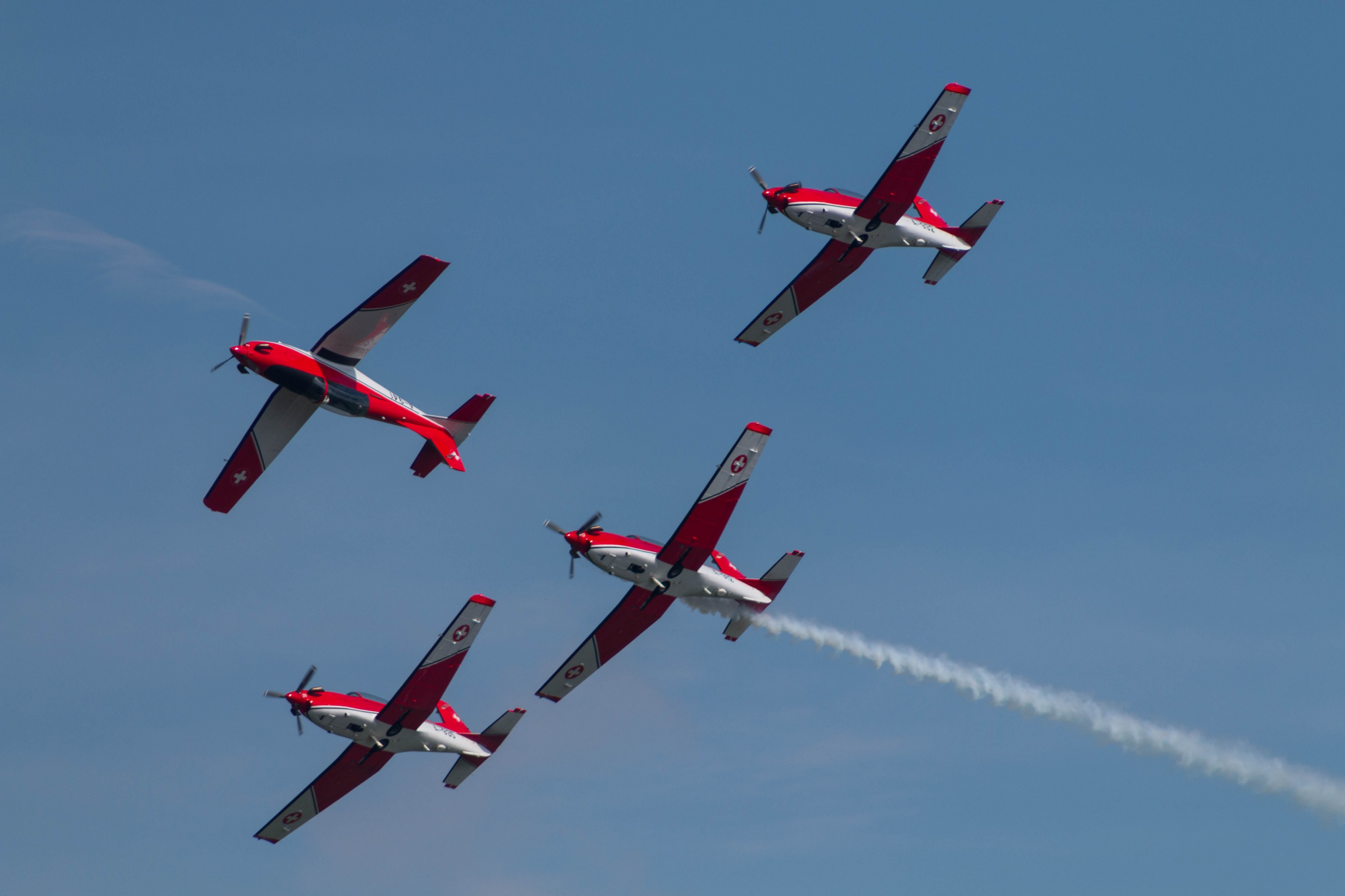 Schweizer PC-7 Team