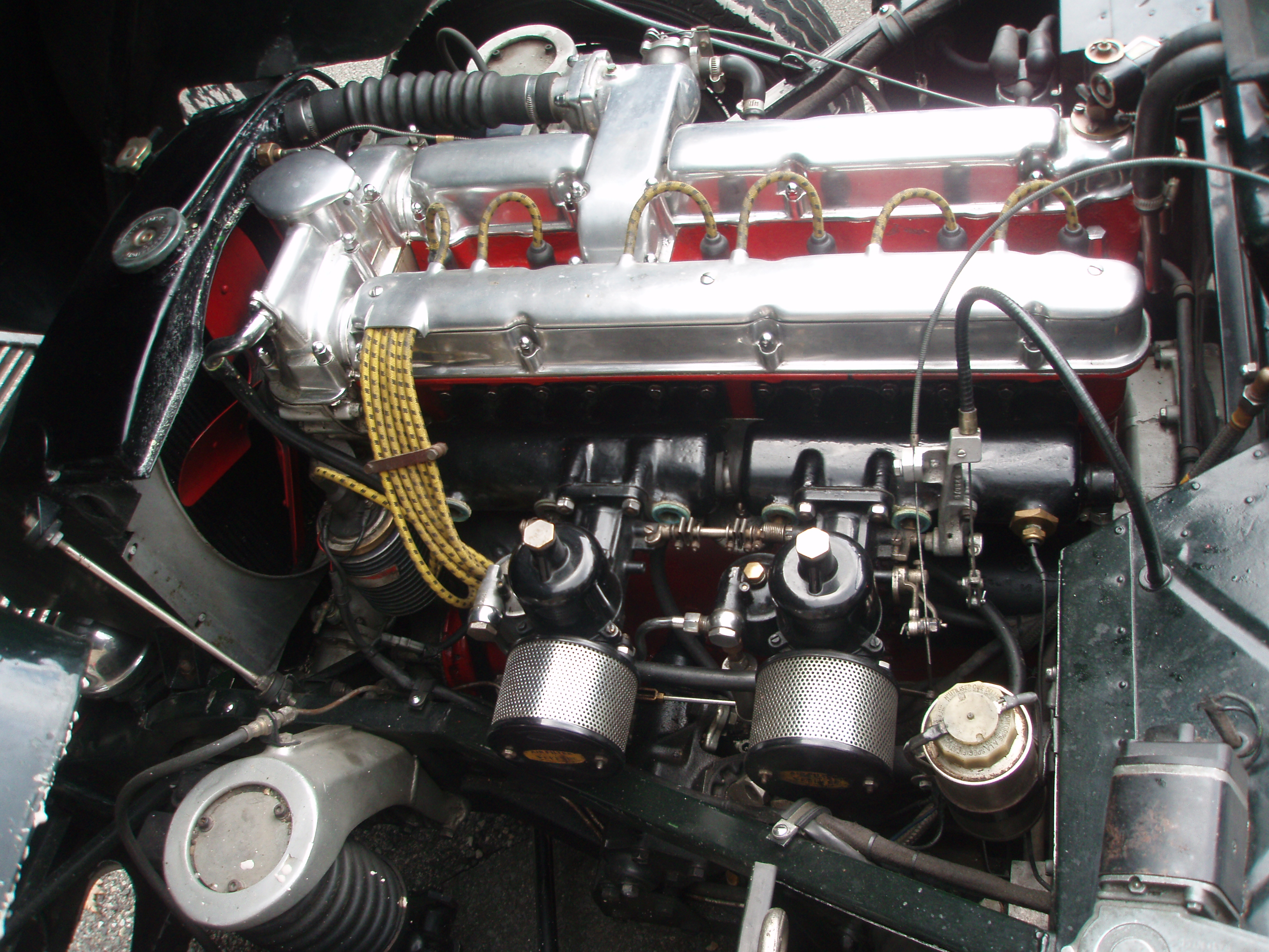 Aston Martin DB2 in Morges 2013 - Engine left