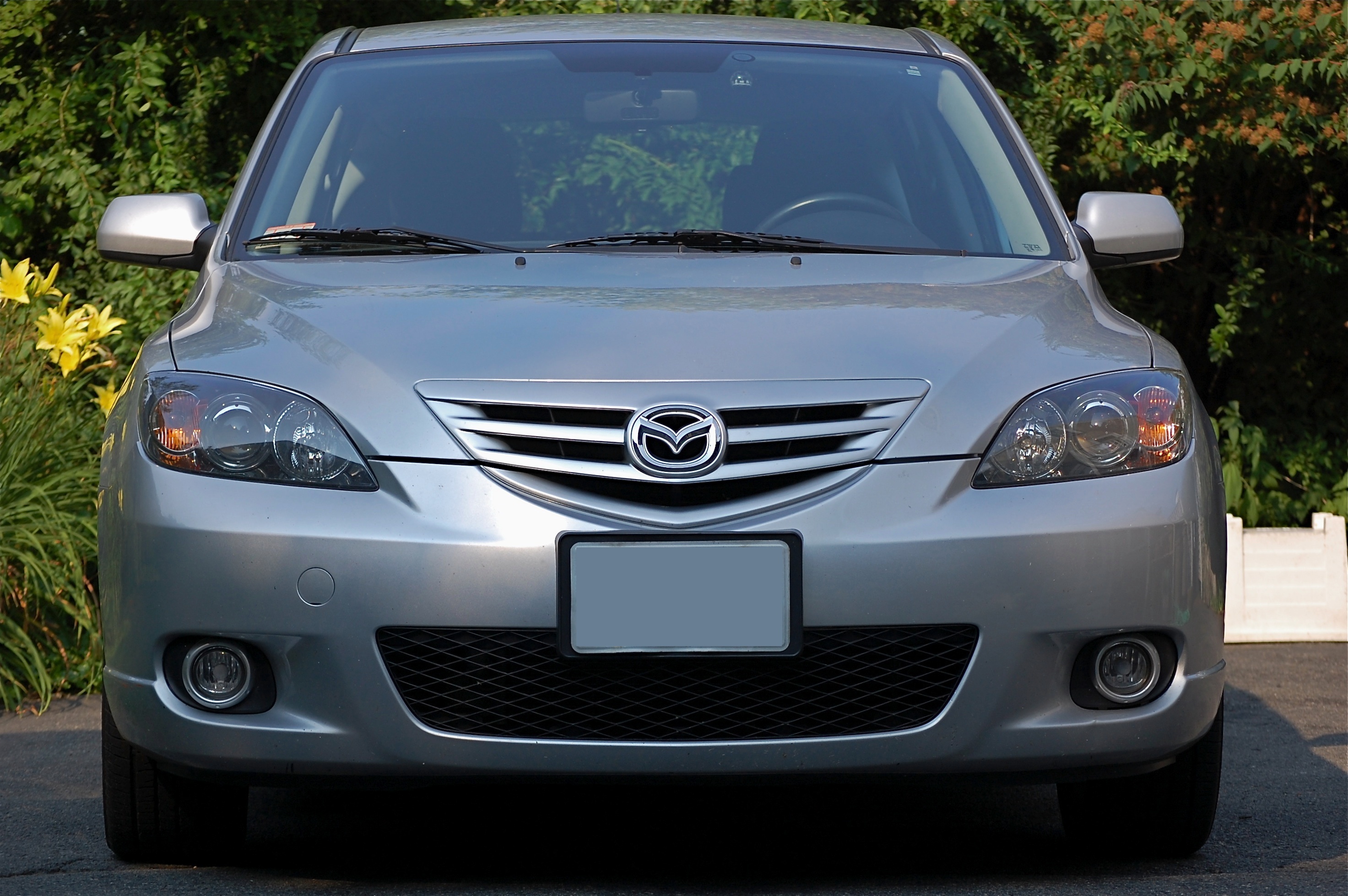 Mazda3s-2005-Grill