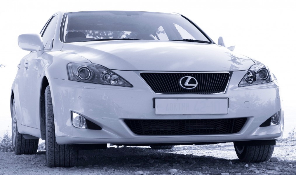 Lexus IS220d Starfire Pearl