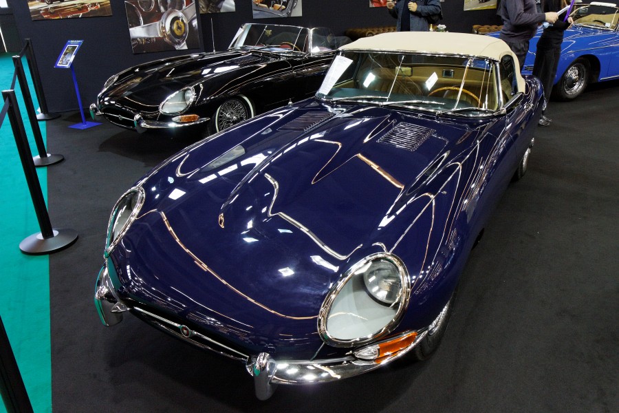 Rétromobile 2011 - Jaguar type E série 1 4,2 L - 1966 - 004