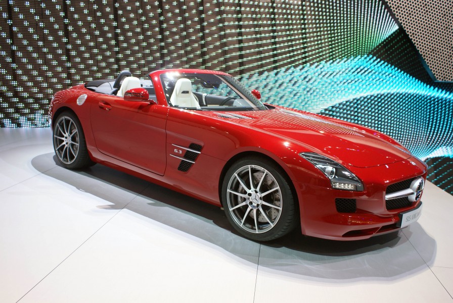 Red Mercedes R197 fr op IAA 2011