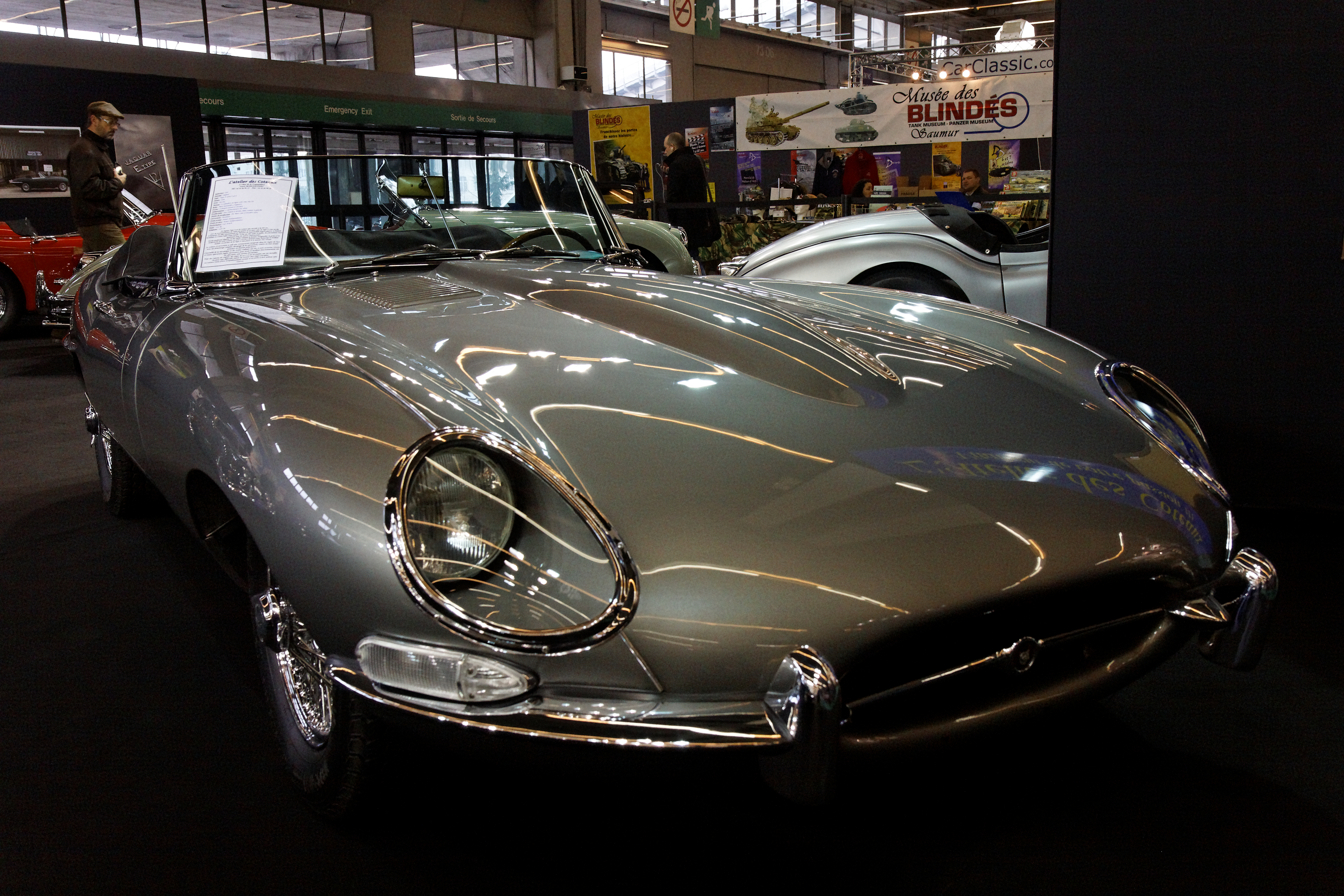 Rétromobile 2011 - Jaguar type E série 1 3,8 L - 1963 - 001