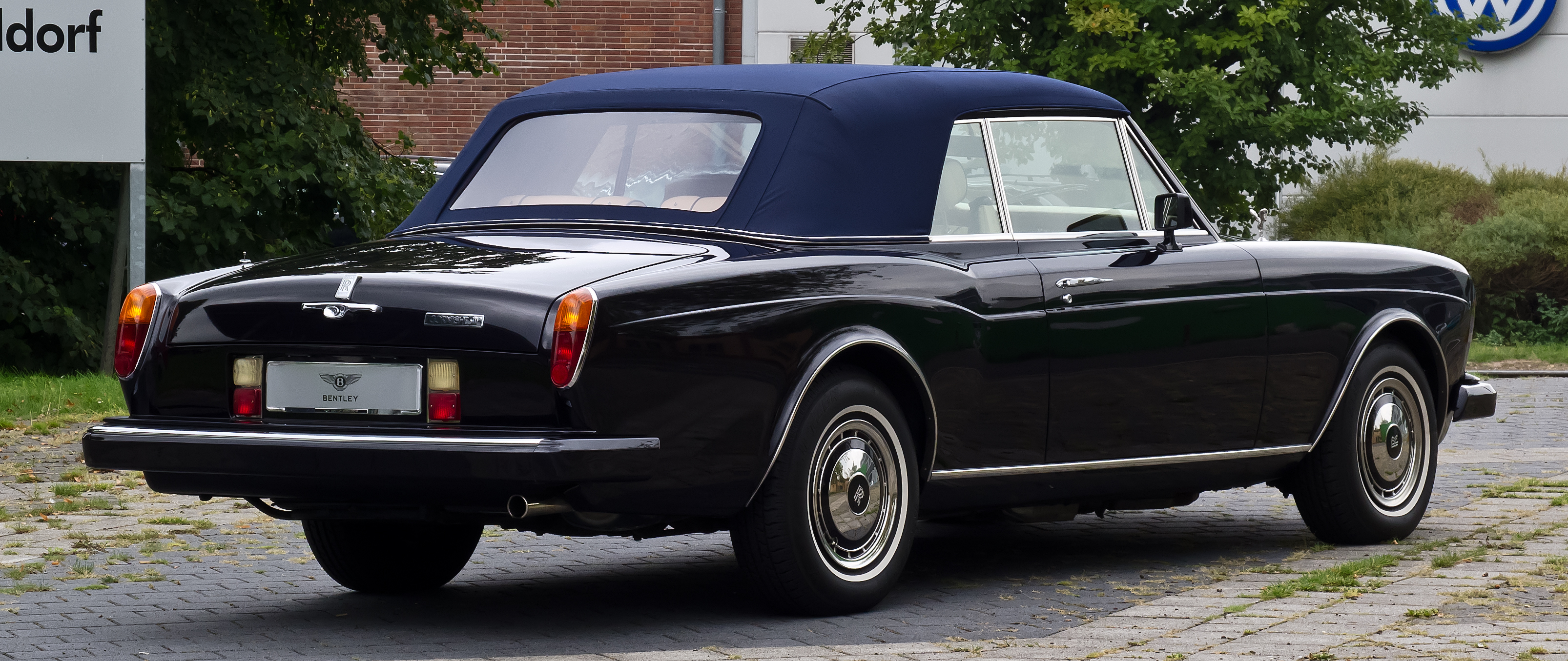 Rolls-Royce Corniche (III) – Heckansicht (1), 3. September 2012, Düsseldorf