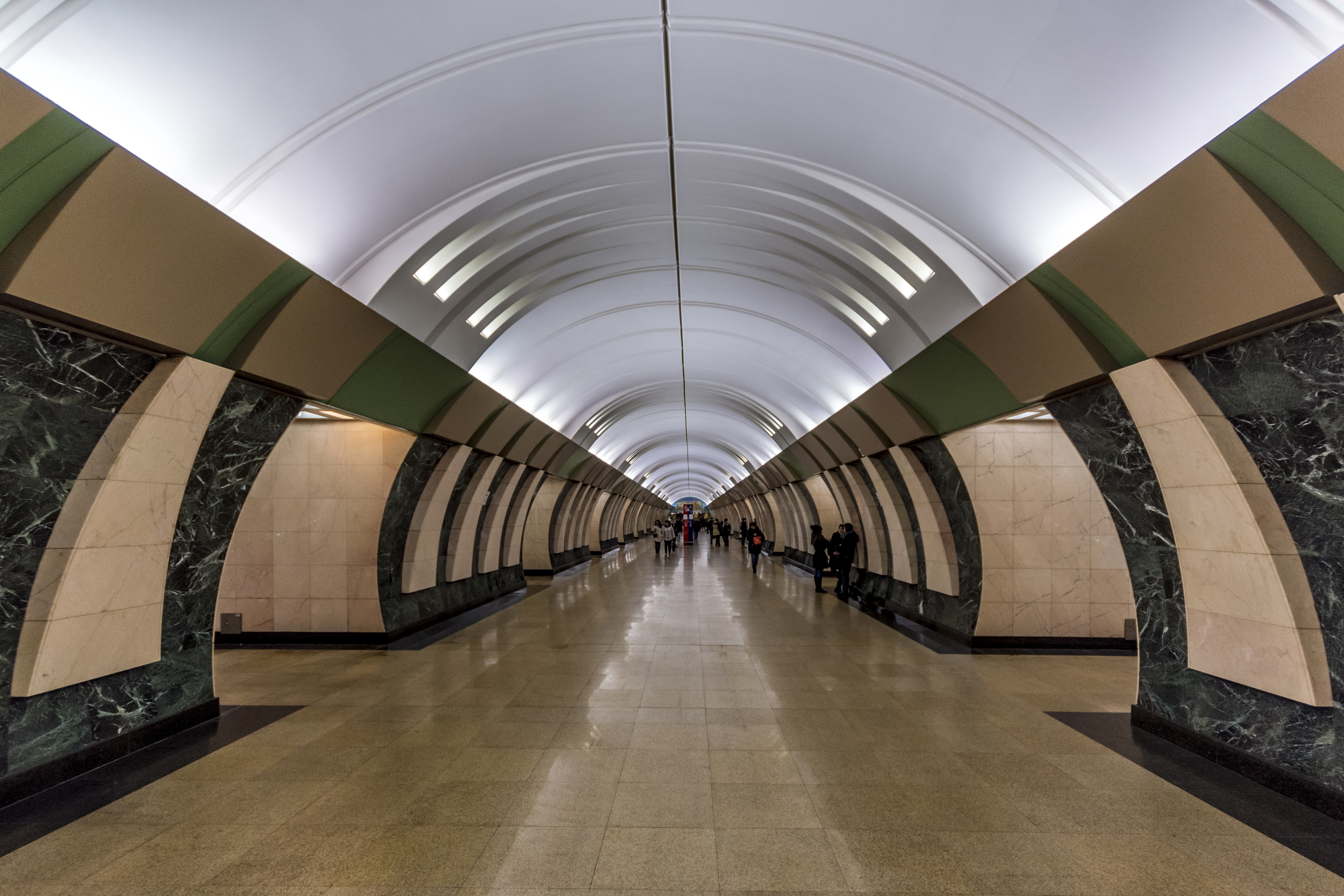 Москва метро дмитровская. Станция метро Марьина роща. Московский метрополитен станция Марьина роща. Марьина роща (станция метро, Люблинско-Дмитровская линия). Станция метрополитена Марьина роща.