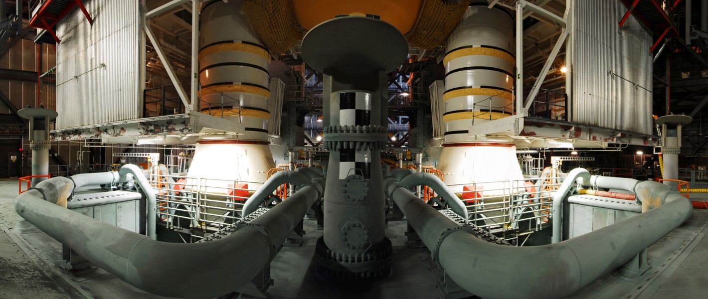 STS-133 VAB Panoramic View of SRBs and ET on Mobile Platform