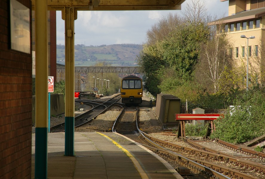 Cardiff Queen Street railway station MMB 04 143610