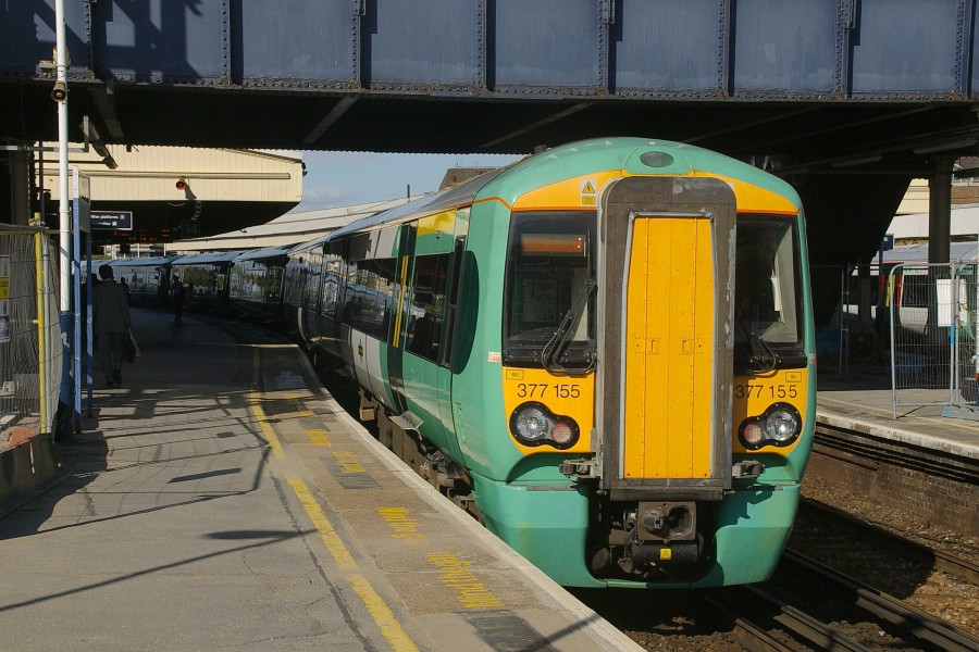 Clapham Junction railway station MMB 15 377155