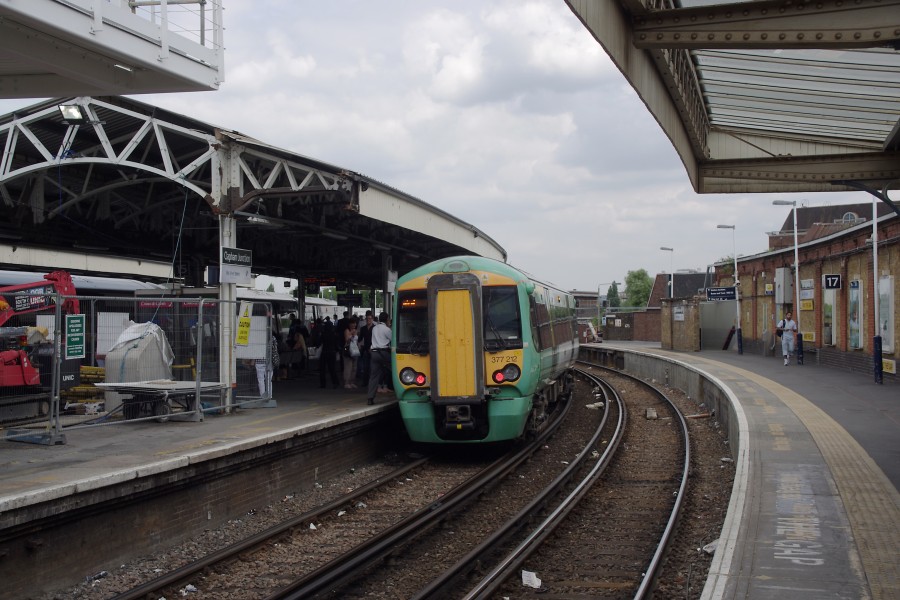 Clapham Junction railway station MMB 19 377212