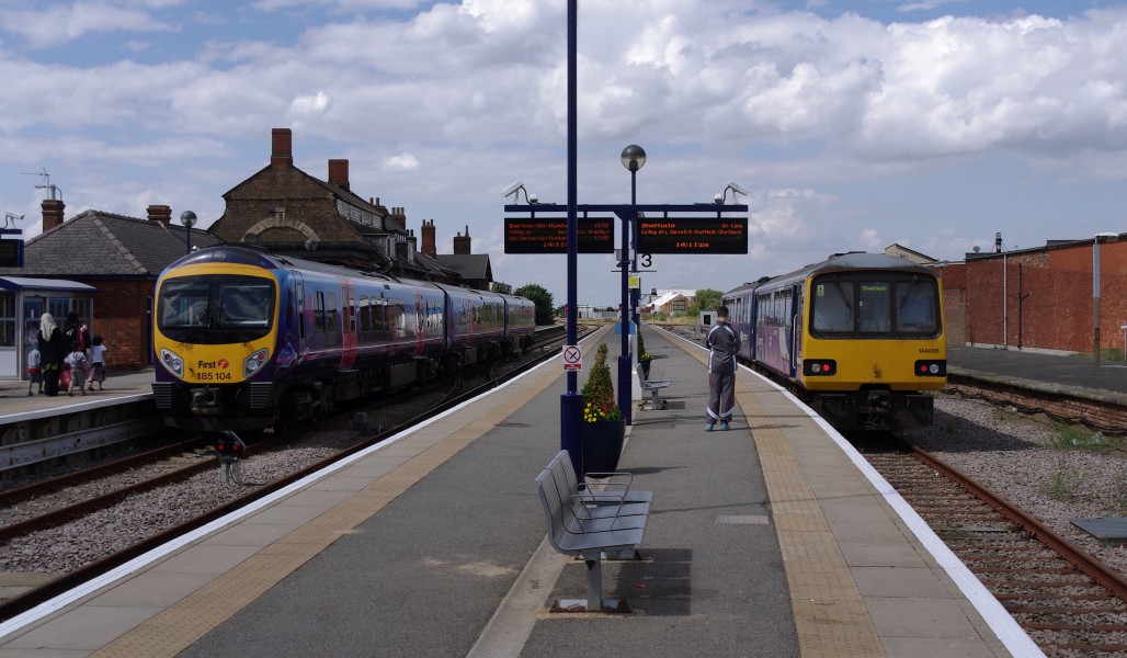 Cleethorpes railway station MMB 03 185104 144006