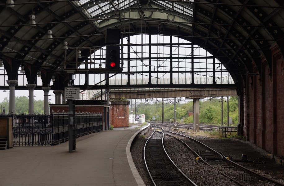 Darlington railway station MMB 11